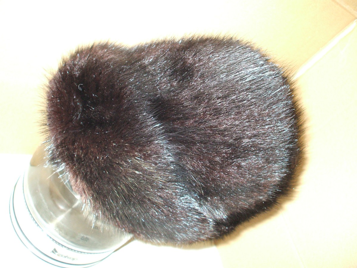 A VINTAGE BLACK / BROWN CLOCHE STYLE MINK FUR HAT BY ANDRE 