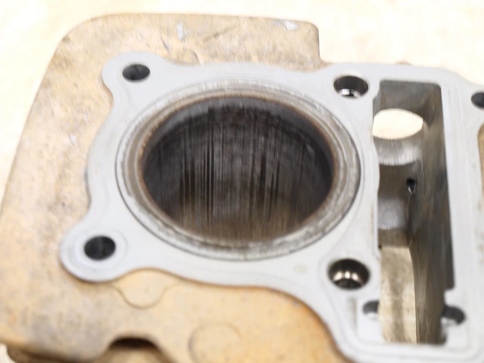 Cilindro Yamaha TTR110E 5TP-E1310-01-00 #6968 Foto 2 de 4