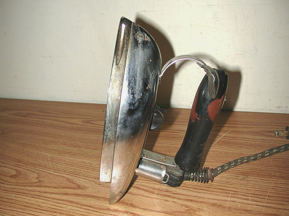アメリカ　ビンテージ　アイロン　GE PROCTOR WESTERN Proctor Silex Retro Iron 17075 - The Home Depot