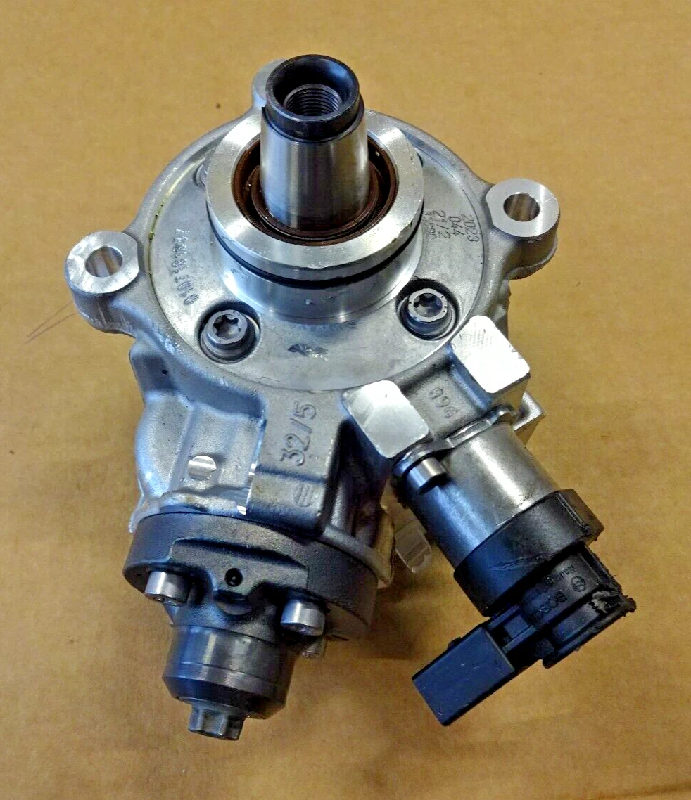 Hochdruckpumpe Kraftstoffpumpe Original Mercedes OM654 W447 W213  