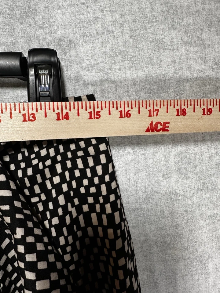 Minifalda envolvente sintética negra/crema a cuadros VINCE CAMUTO para mujer talla 6 elástica Foto 4 de 4