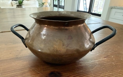 Vtg Hammered Copper Small Pot With Metal Handles