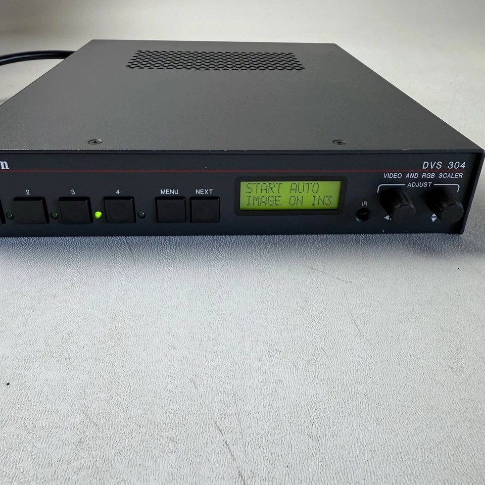 Escalador digital de video y RGB Extron DVS 304 de 4 entradas con cable de alimentación probado Foto 2 de 4