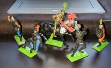 Vtg Britains Ltd 1971 Deetail Medieval Knights Plastic Metal base Lot of 5