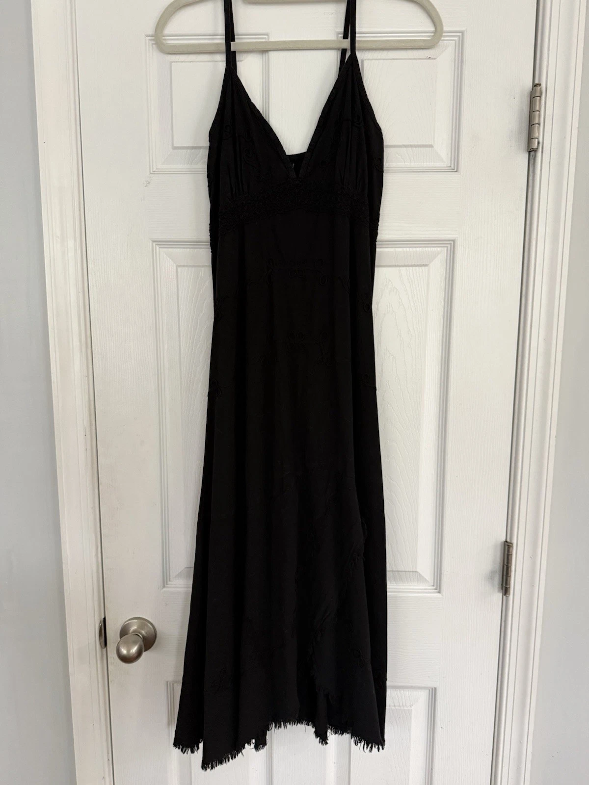 Love Women’s M Black 100% Cotton Woven V-Neck Embroidered Midi Sundress
Opens in a new window or tab