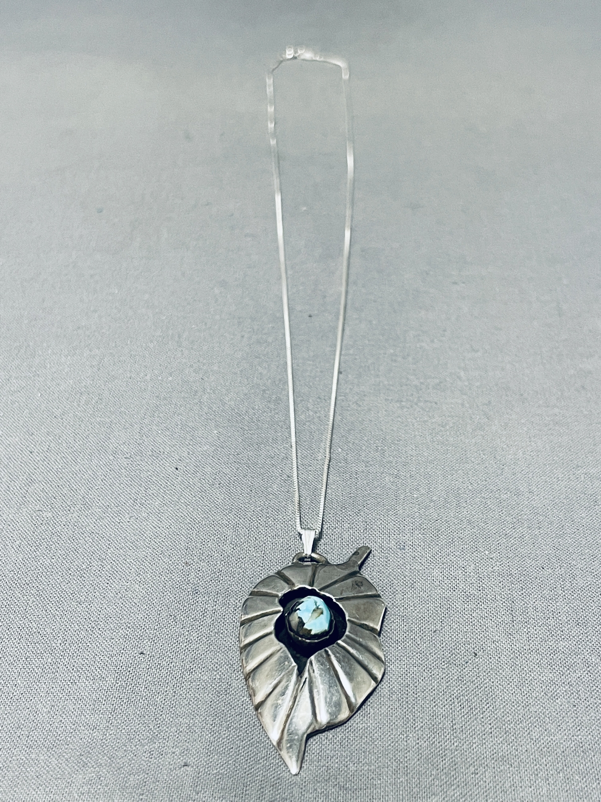 SPECTACULAR VINTAGE NAVAJO PILOT MOUNTAIN TURQUOISE S… Gem