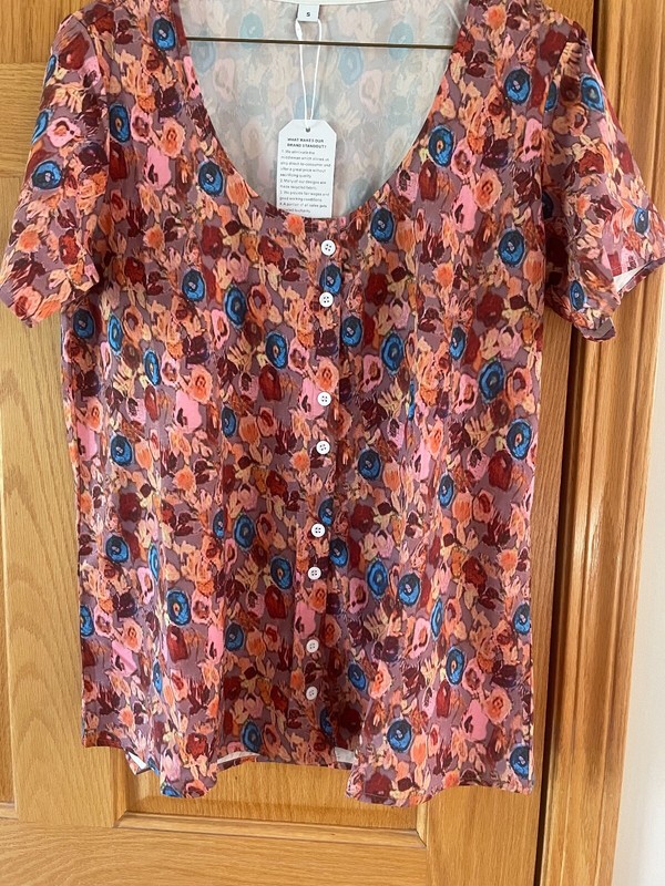 WOMEN'S  TOP/BLOUSE NWT - SIZE S - RETAIL $60-NWT