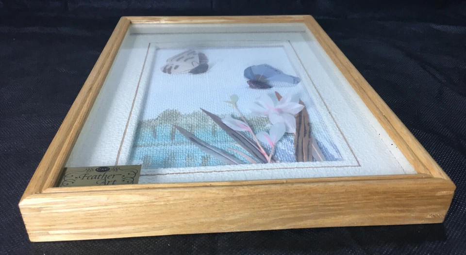 Arte de plumas - Arte de collage de mariposas enmarcado mate montado en la pared 11" L x 8" W Foto 4 de 4
