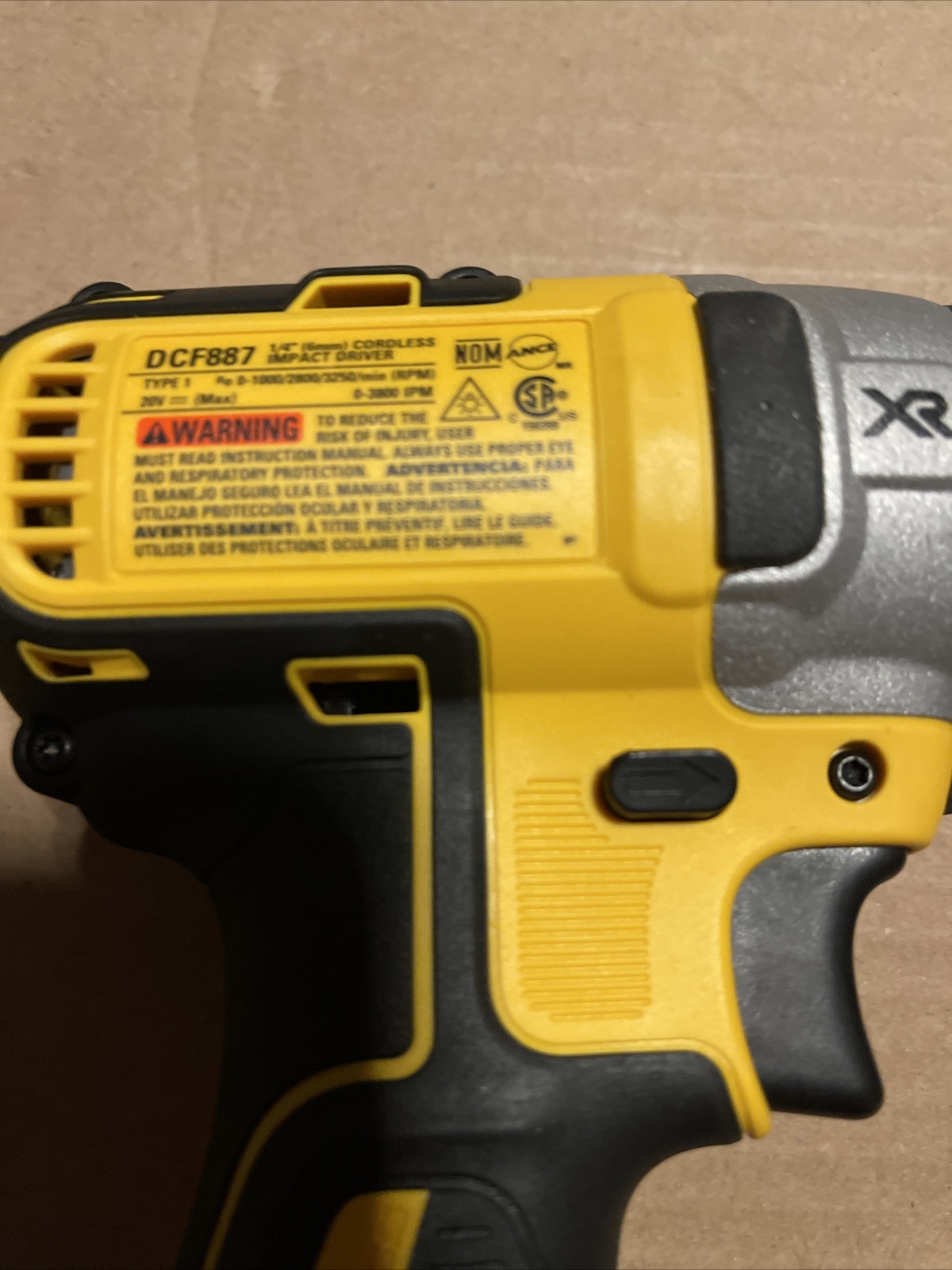 Dewalt DCF840 20V MAX Brushless 1/4" Impact Driver 2.0 battery and