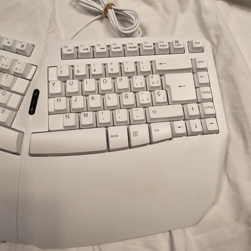 Perixx Periboard 413W Mini Ergonomic Keyboard White New No Box Office Computer - Picture 3 of 10