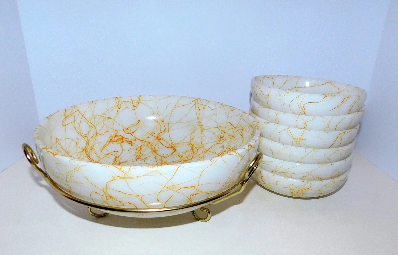 Vintage Hazel Atlas Butterscotch Drizzle Milk Glass Salad & 6 Bowl Set Spaghetti