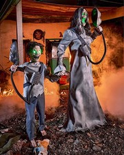 Spirit Halloween 5 pies 7 pulgadas Doomsday Duo Animatronic Halloween Prop 2026