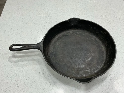 GRISWOLD Cast Iron SKILLET 704 S No 8 Small Logo Grooved Handle Vintage