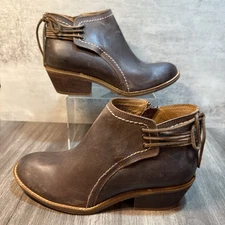 Sofft Aleah Sand Brown Rustic Oiled Leather Side Zipper Ankle Bootie Size 9