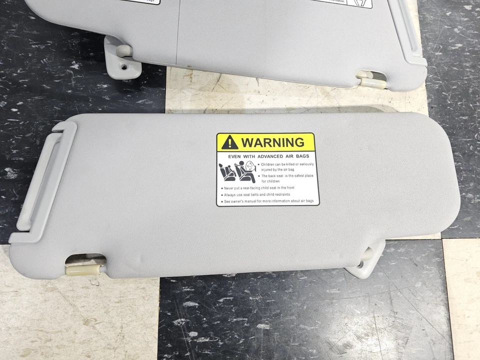 Juego de pares de parasoles laterales para conductor y pasajero Mazda CX-7 2007-12 gris iluminado Foto 3 de 4