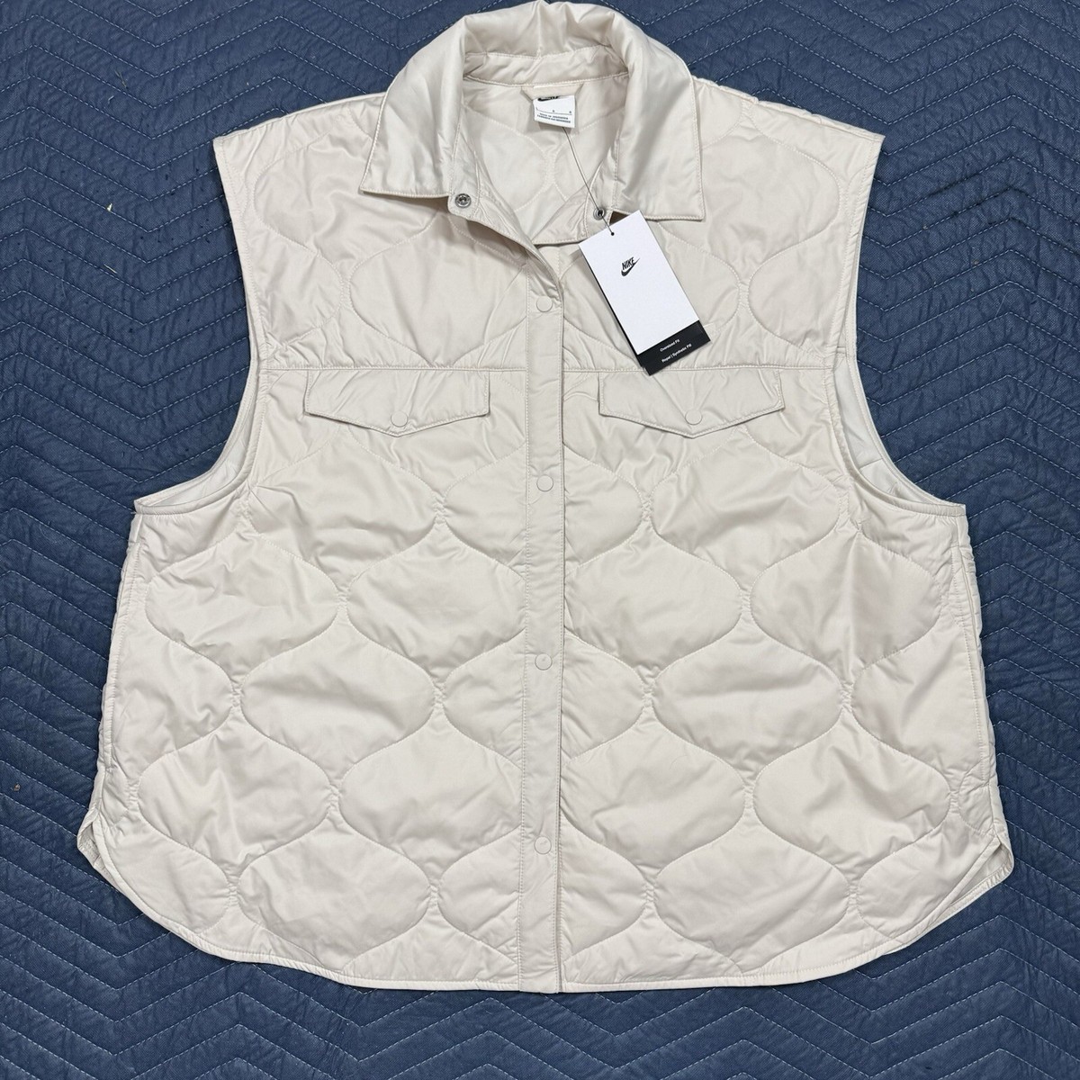 NIKE◆AS W NSW ESSNTL VEST /キルティングベスト/S/ポリエステル/fb8738-371 NIKE AS W NSW ESSNTL VEST HO BLACK/WHITE（ナイキ ウィメンズ