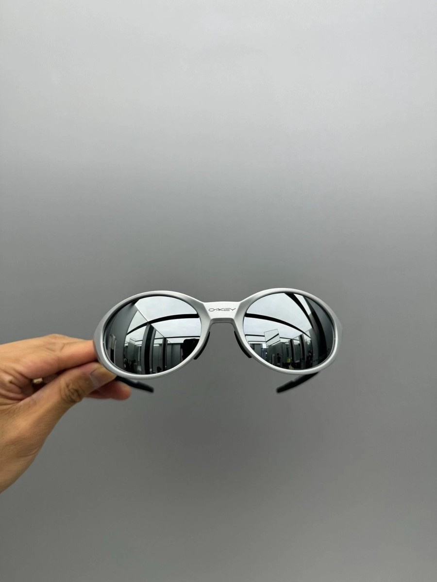 Oakley OO 9438-0458 Eye Jacket Redux White Prizm Black Iridium