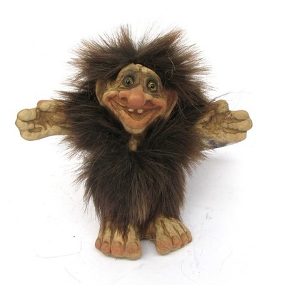 Ny Form Troll nr. 230, mit Fell, von 2026, Norwegen NyForm Troll Figur