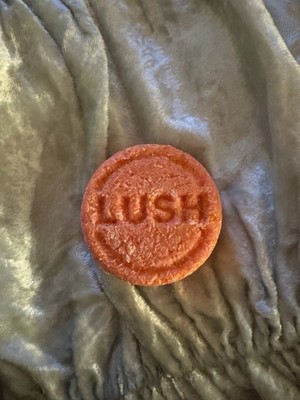 LUSH Kitchen Exclusive June 2026 Box  mango Exuberance  Shampoo Bar 