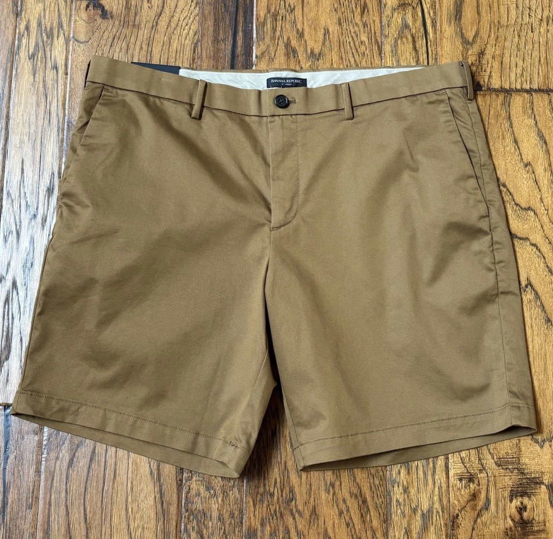 NWT Banana Republic Shorts Mens 40 Brown 9 inch Above Knee Cooling Core Temp $70