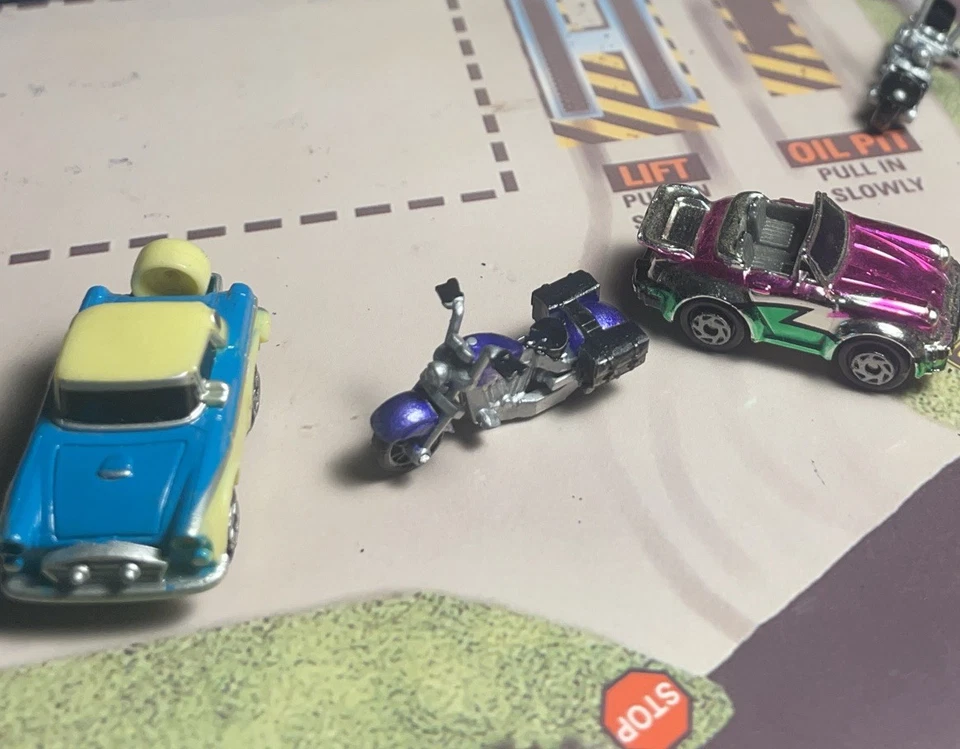 MicroMachines Sillín Escala Harley (Púrpura/Cromo) OTROS VEHÍCULOS NO INCLUIDOS  Foto 2 de 4