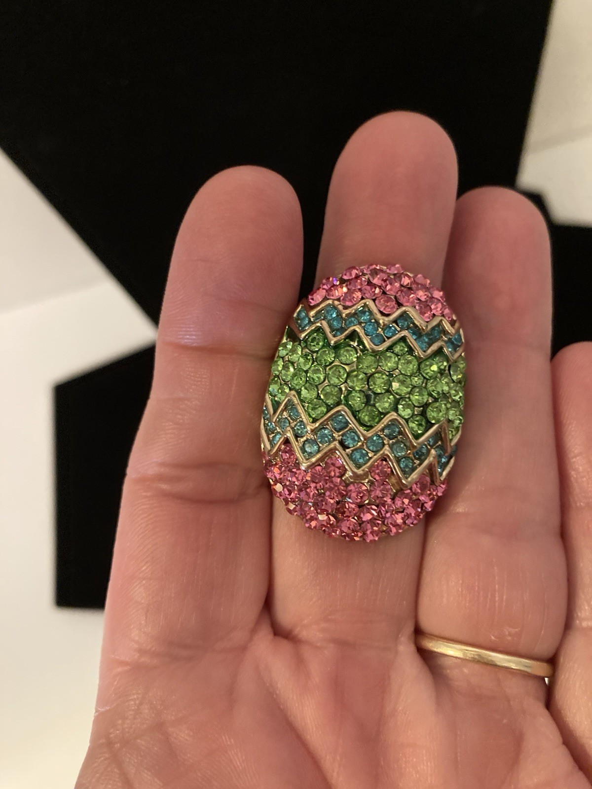 Multi Colored Gold Tone Easter Egg Stretch Ring S… - image 1