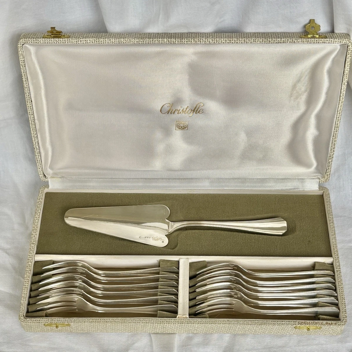 Ménagère Christofle en métal argenté modèle Boréal (132 pièces) | Selency