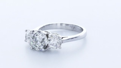 3.29ct H-SI2 Round Natural Certified Diamonds 18kw Gold Classic Three-Stone Ring - Video 1 of 1