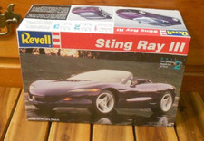 Revell Sting Ray III Corvette Scale Model 1/25 Scale New Opened Box