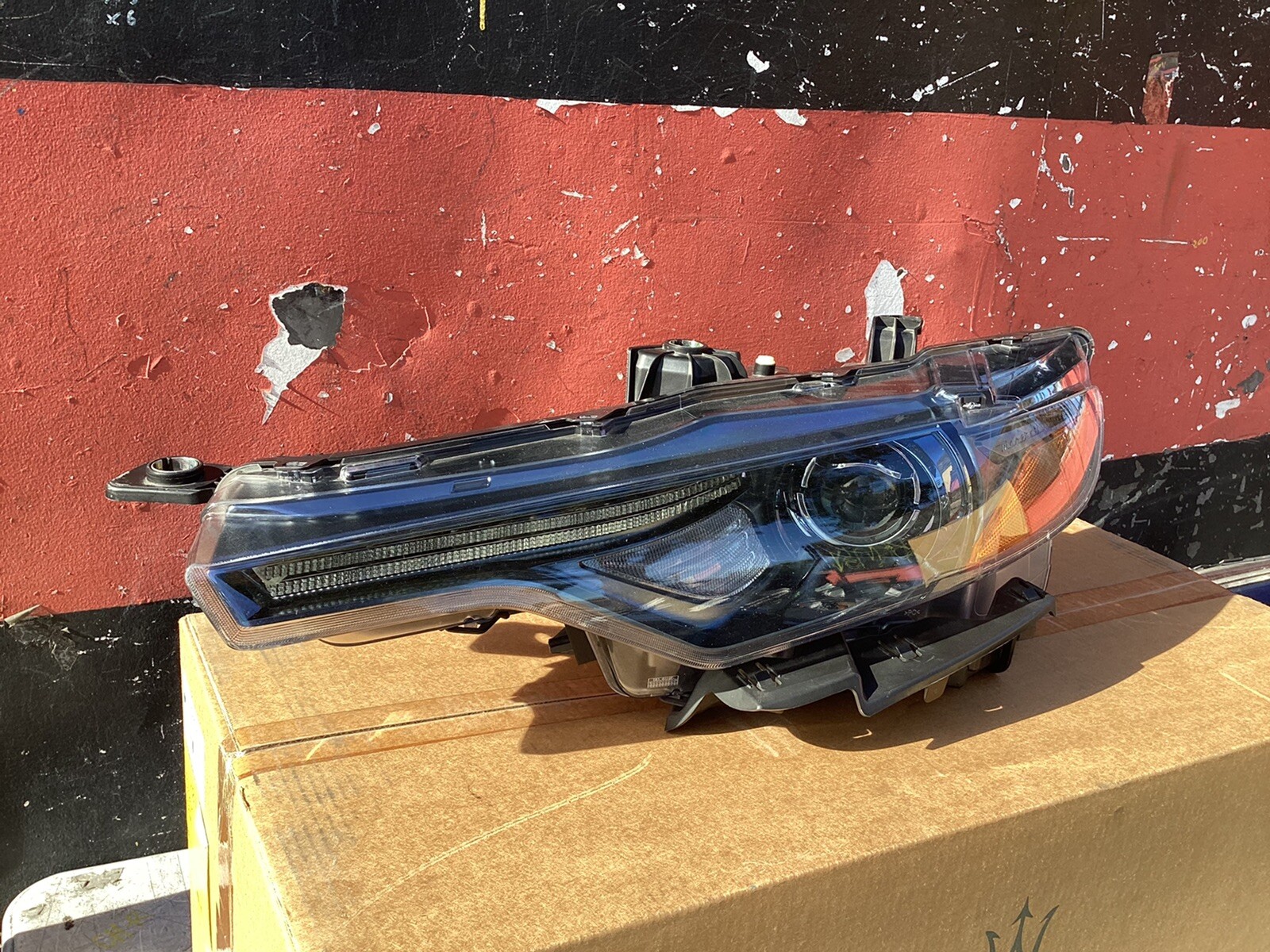 2017 2018 2019 2020 MASERATI LEVANTE LEFT HEADLIGHT XENON AFS COMPLETE OEM USED