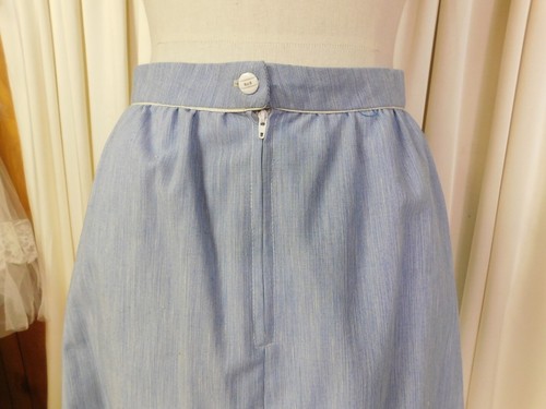 Vintage 1980's Blue Pinstripe Outfit Skirt and Blouse Waist 30" ) - Picture 14 of 15