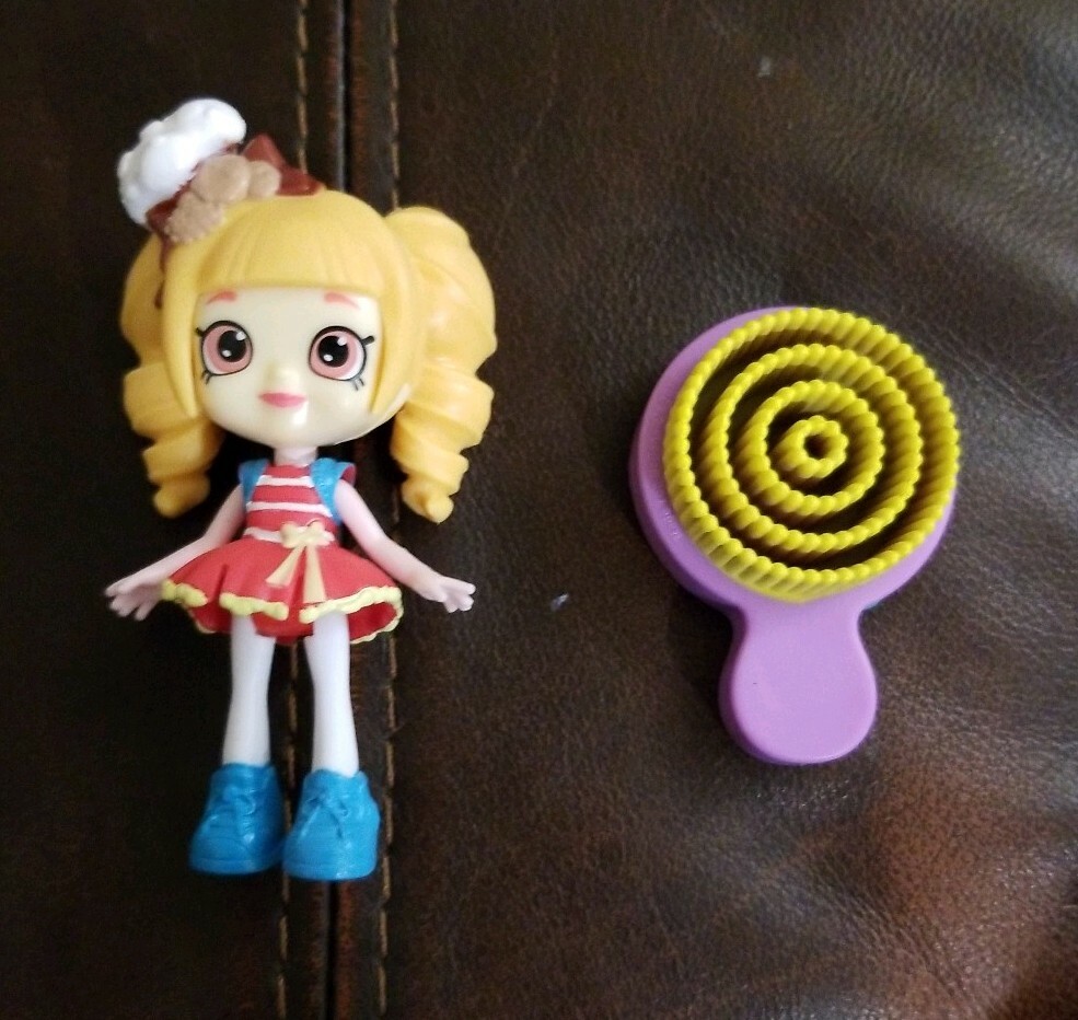 Shopkins Coco Cookie Shoppies Doll & brush 3"