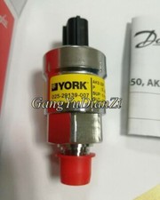 1PC NEW FOR YORK 025-29139-007 Pressure Sensor 02529139007