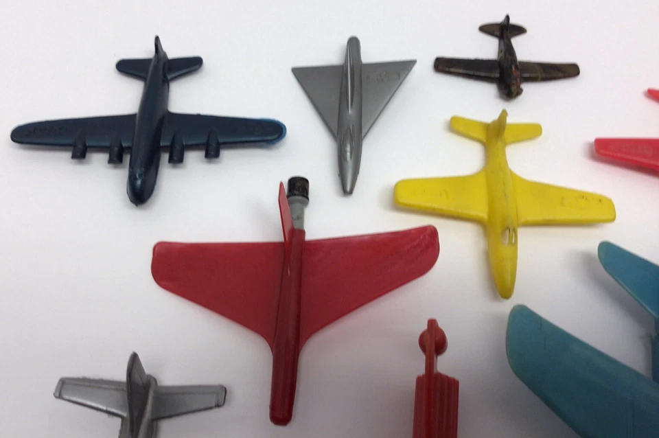 LOTE De Colección 13 Aviones de Plástico Plasticraft Tootsietoy Joyride Patrulla Espacial USAF Foto 2 de 4