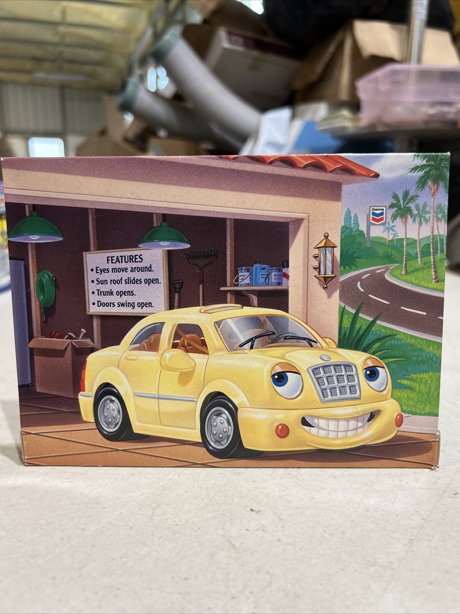 The Chevron Cars 1998 - Leslie LX - Yellow - Vintage Collectible