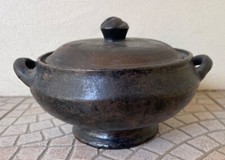 Pot couvert terre cuite couverte noire lustrée Gouragué Ethiopie Afrique