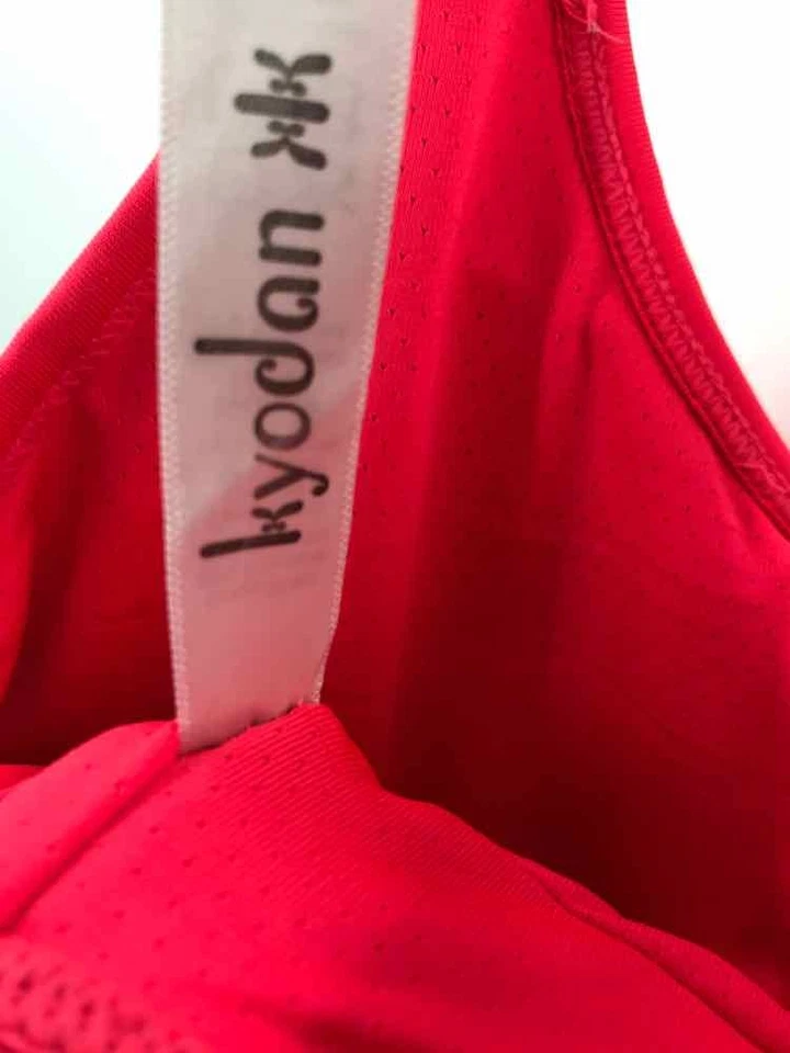 Tanque esportivo usado Kyodan vermelho tamanho grande - Imagem 3 de 3