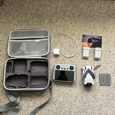 DJI Mini 3 Pro avec batteries, manette, filtres et chargeur
