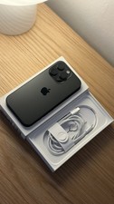 Apple iPhone 16 Pro 256GB Titan Schwarz