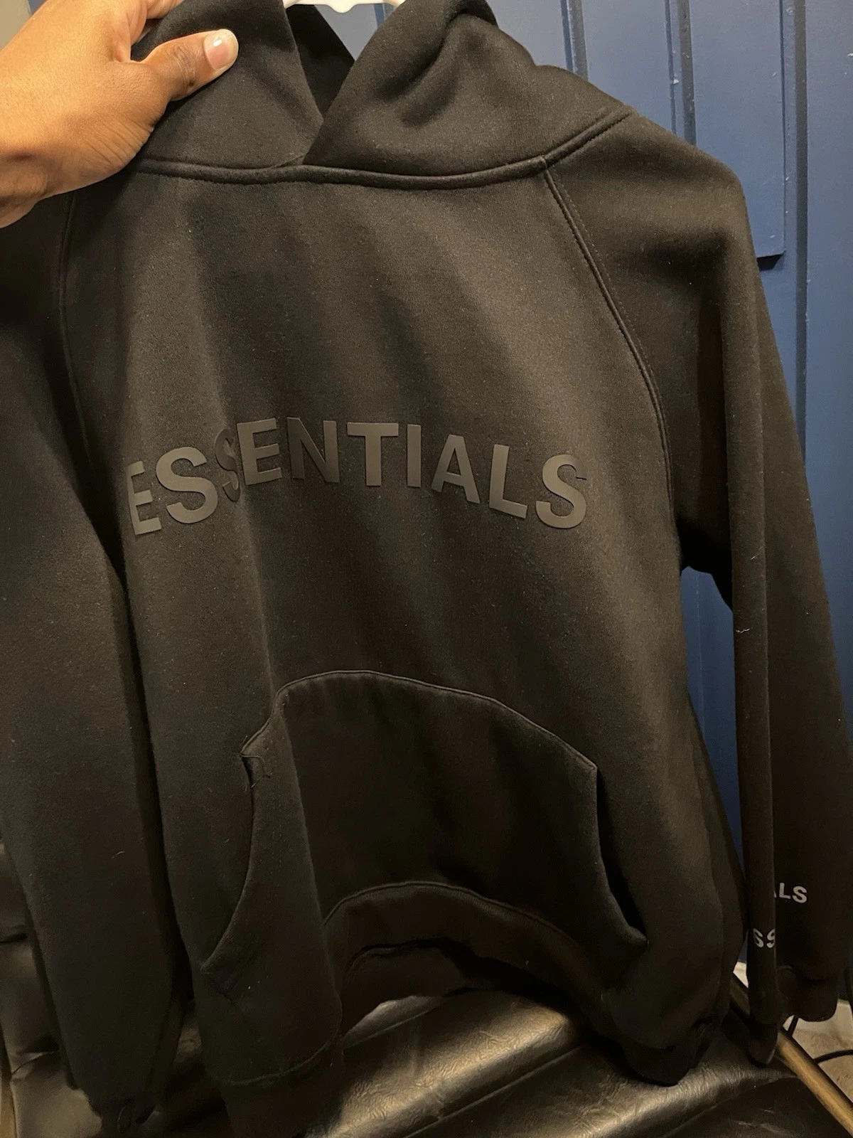 Felpa nera con cappuccio pullover Fear Of God Essentials taglia M 26x29