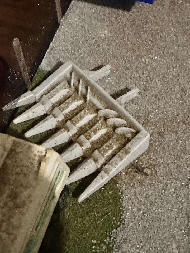 1/64 Выветренный Gleaner Комбинированный, Мусорный Двор Диорама - Изображение 4 из 4