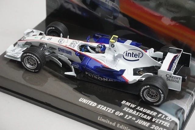 1:43 MINICHAMPS 413070110 BMW Sauber F1.07 US GP 2007 #10 model car - Image 2 of 4