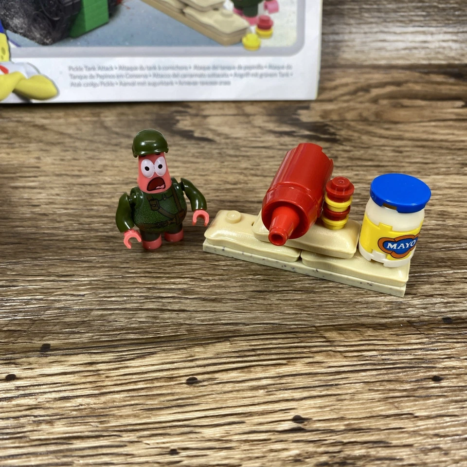 Mega Bloks CND24 SpongeBob SquarePants Pickle Tank Attack 2015 99% Complete - Image 2 of 4