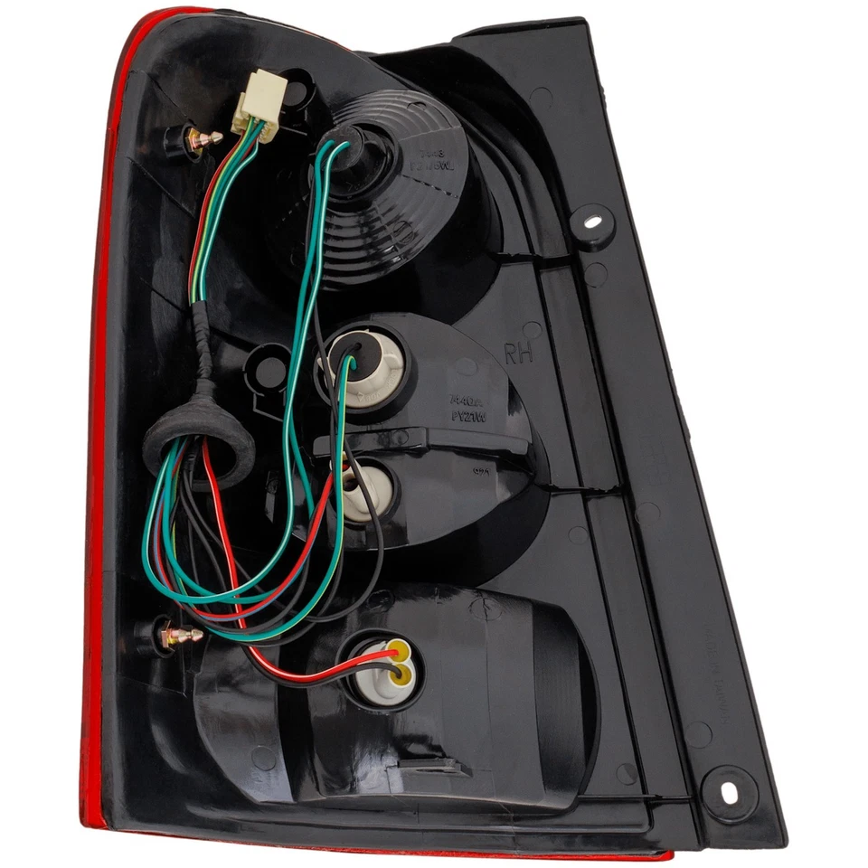 Luz trasera Luz trasera Luz trasera Luz de freno Pasajero Lado derecho L12051150B Foto 3 de 4