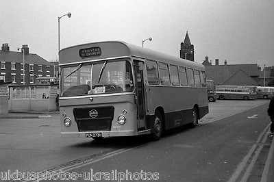 Wrights, Penycae PUN273H Wrexham Bus Foto B