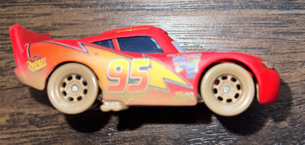 DISNEY PIXAR CARS LOOSE WET LIGHTNING MCQUEEN SAVE 6% GMC 8