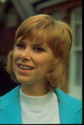Wendy Craig as Sally Redway on And Mother Makes Three 1971 TV OLD PHOTO 2