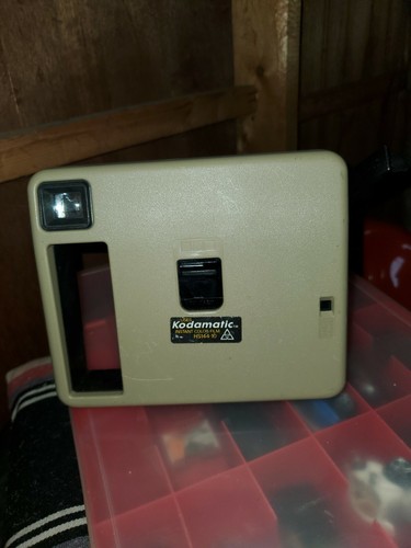 Kodamatic and Kodak Pleaser Instant Cameras: Expert Q&A Kodamatic and Kodak Pleaser Instant Cameras: Expert Q&A