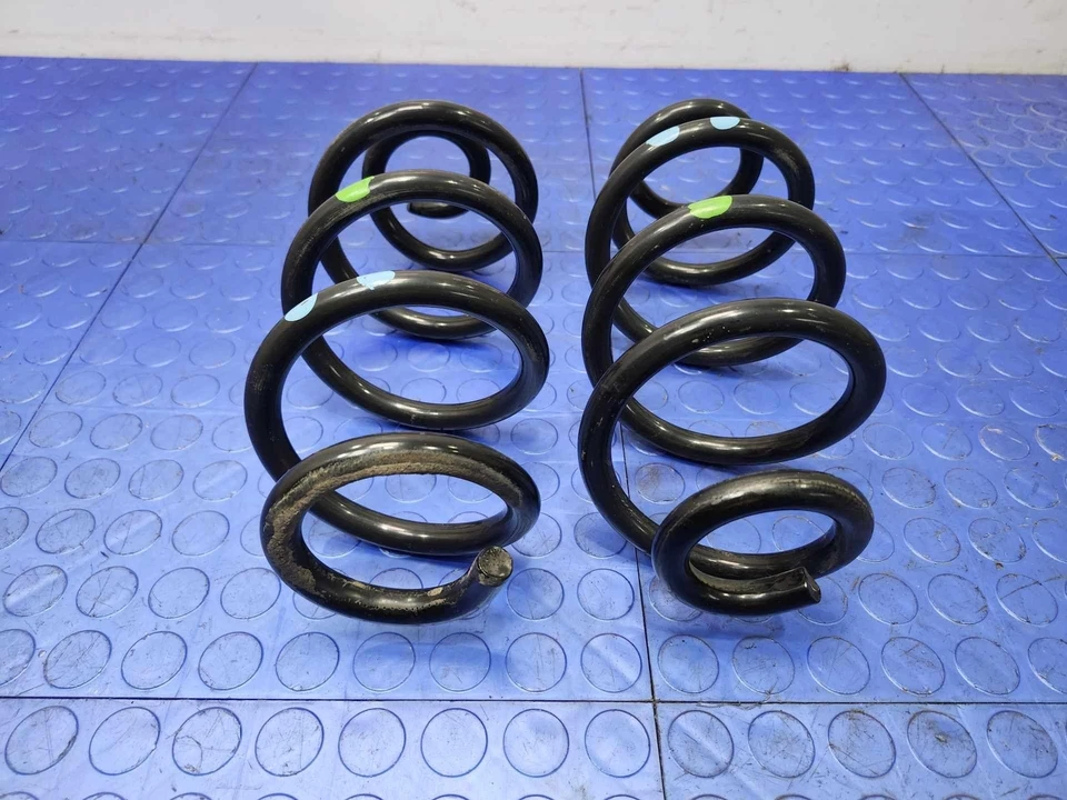 Juego de dos muelles helicoidales de suspensión trasera Nissan Rogue 15-20 tracción delantera OEM 550204BA0D Foto 2 de 2