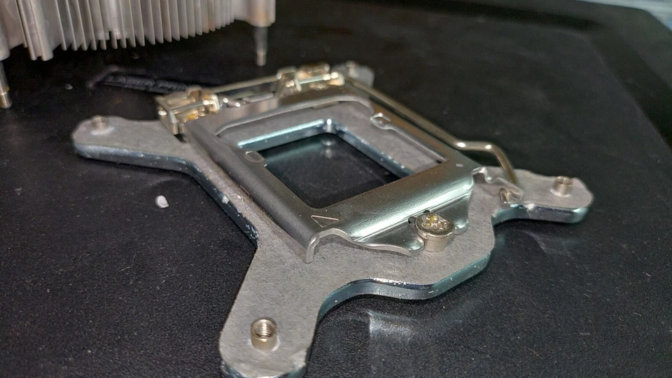 4-Pin CPU Fan/Heatsink/CPU Housing/Backplate for Socket LGA775 - Image 4 of 4